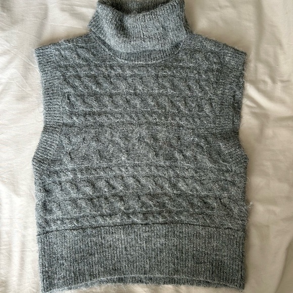 Old Navy Grey Sleeveless Turtle Neck Sweater Vest - Picture 3 of 8